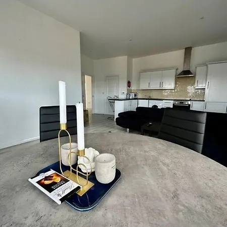 Stunning Centre Apartment *