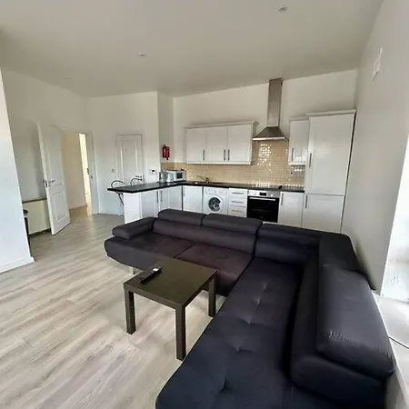 Stunning Centre Apartment
